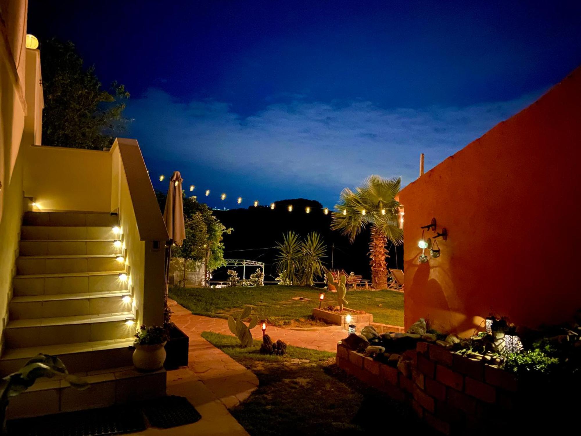 Bed And Adventure Tramontana Resort - Camera Vista Castilenti Esterno foto