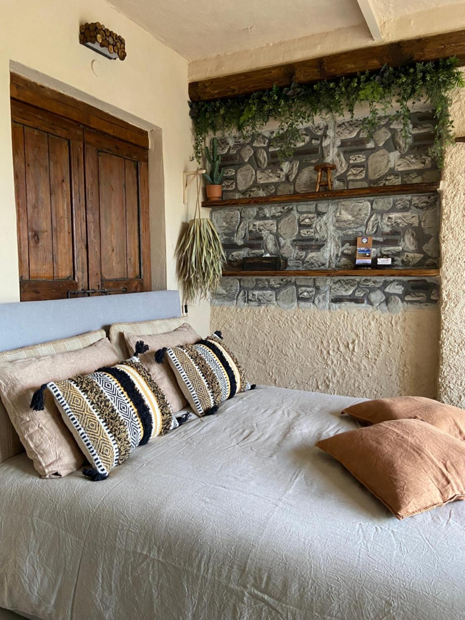 Bed And Adventure Tramontana Resort - Camera Vista Castilenti Esterno foto